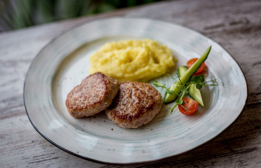 Πουρές πατάτας με κοτολέτες: Ανθεκτικό άμυλο και ασφάλεια τροφίμων στον κιμά